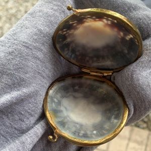 Vintage Clam Shell purse jewelry pill box Real shell